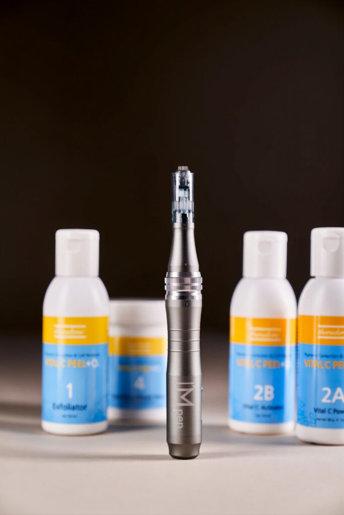 Professionele facial behandeling in een moderne huidkliniek met focus op huidverbetering en bescherming
